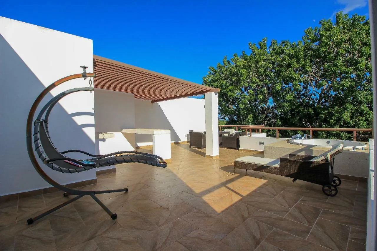 Apartament Penthouses With Private Rooftop & Hot Tub In Resort Grounds Akumal Meksyk