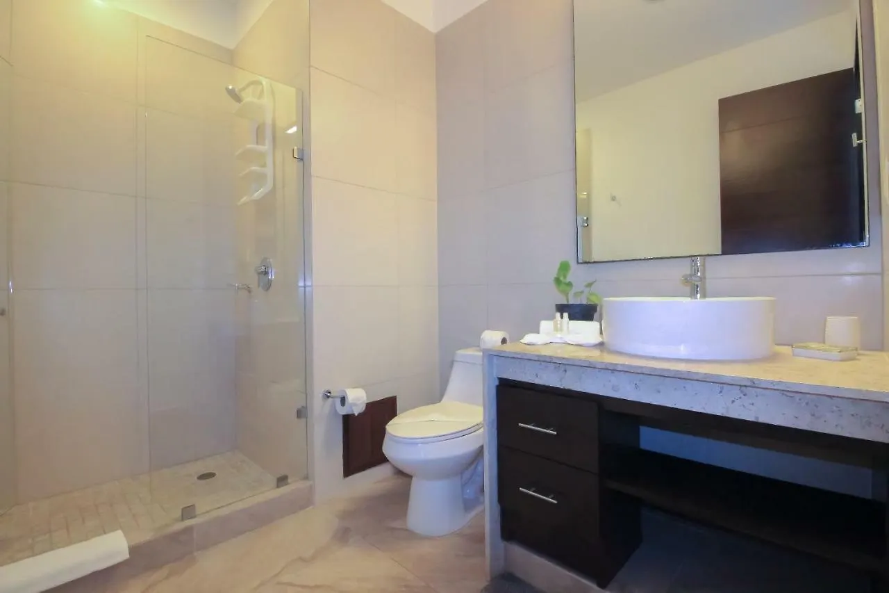 Penthouses With Private Rooftop & Hot Tub In Resort Grounds アクマル
