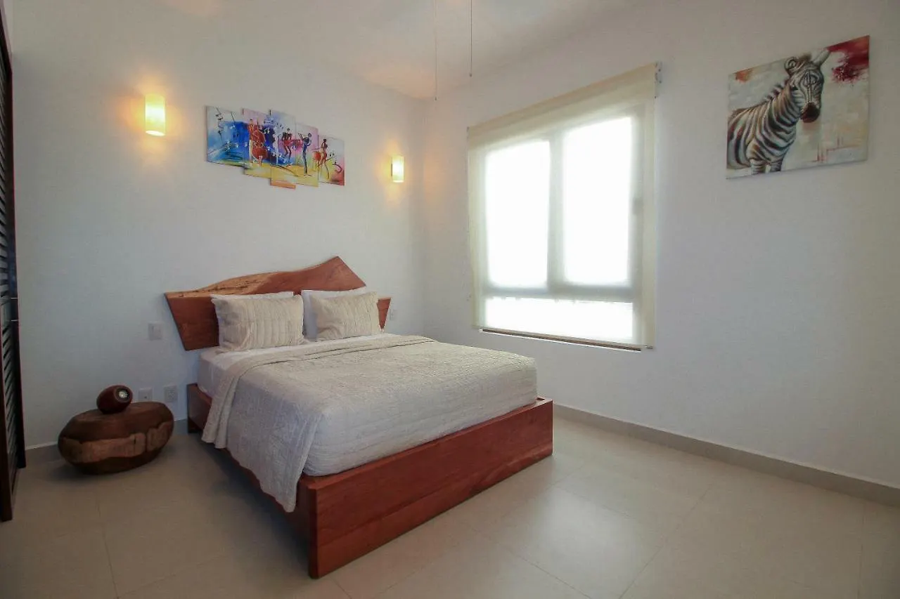 Penthouses With Private Rooftop & Hot Tub In Resort Grounds アクマル 0*,