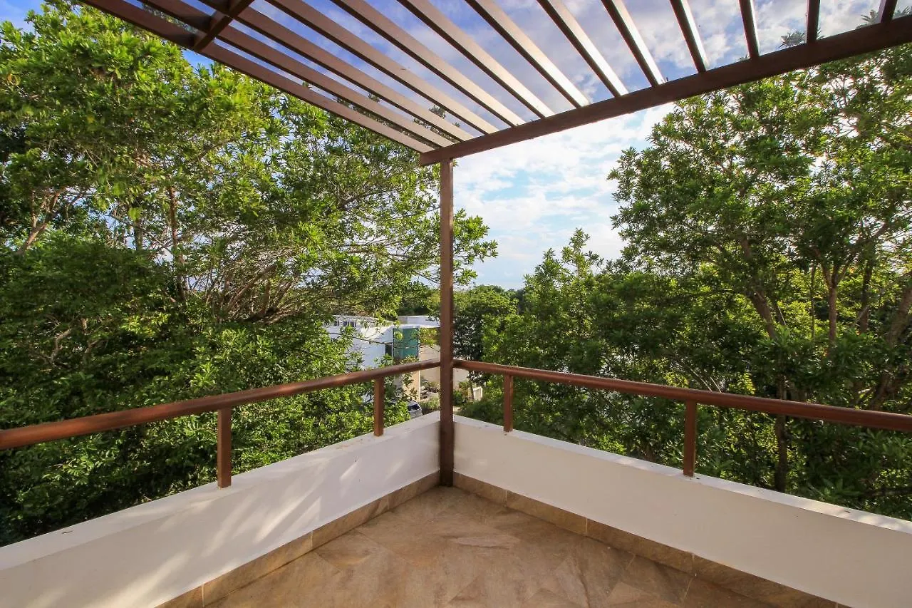 Penthouses With Private Rooftop & Hot Tub In Resort Grounds アクマル アパート